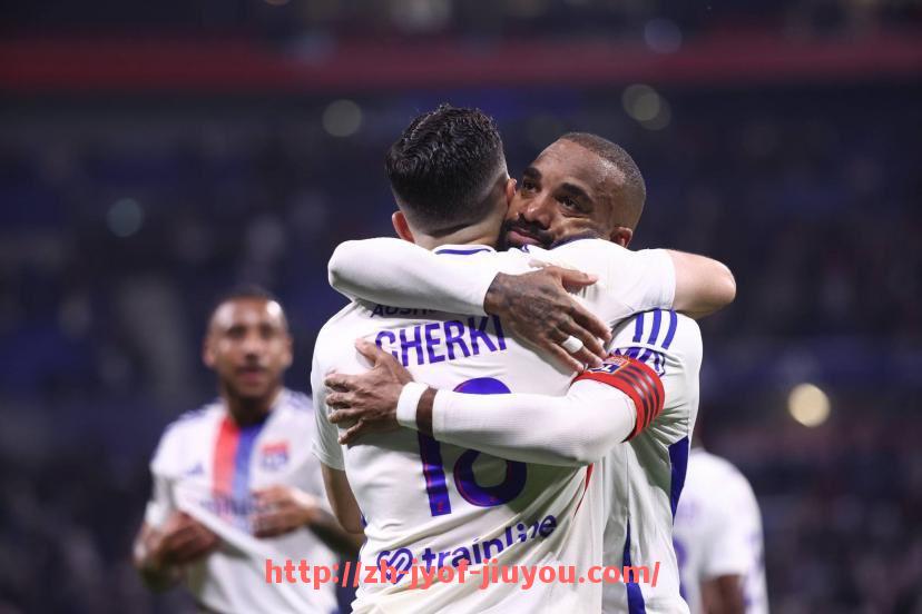 九游jiuyou-2024年NCAA女篮四强赛中防守体系的战术布置与实战效果评估